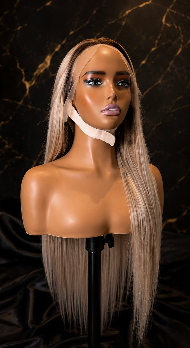 👑 SKN Blonde Straight HD Lace Wig – 100 % Cheveux Naturels